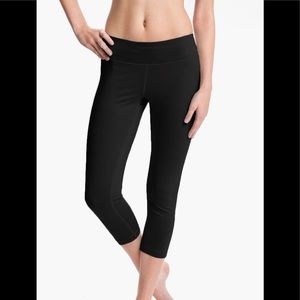 Zella Size Small Black Capri leggings